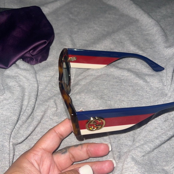 Gucci Sunglasses - Picture 3 of 6